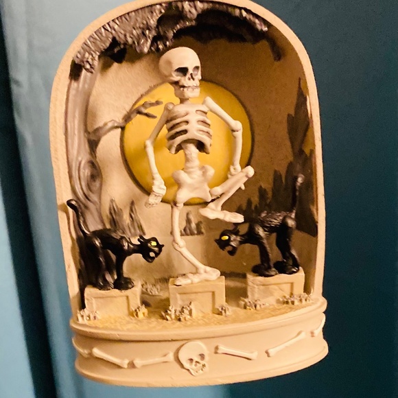 NWT Disney Skeleton Dance Silly Symphony Christmas Ornament Sketchbook NWT - Picture 6 of 6